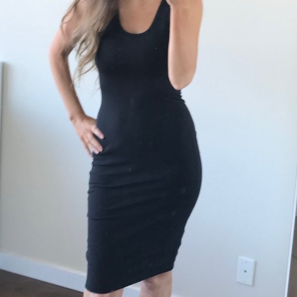 Basic black dress - Picture 1 of 3